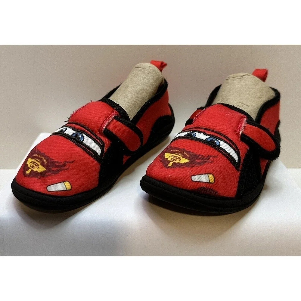 Disney Pixar Lightning water shoes‎ Pre Owned! Size 8
